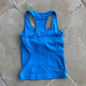 Darling Calvin Klein extra small workout top in ocean blue. So flattering!